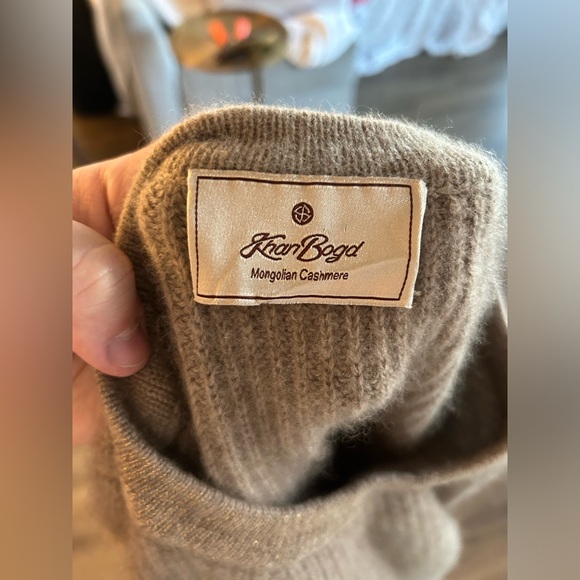 Khan Bogd Mongolia Cashmere Sweater in a Tan Color - S - Picture 4 of 5